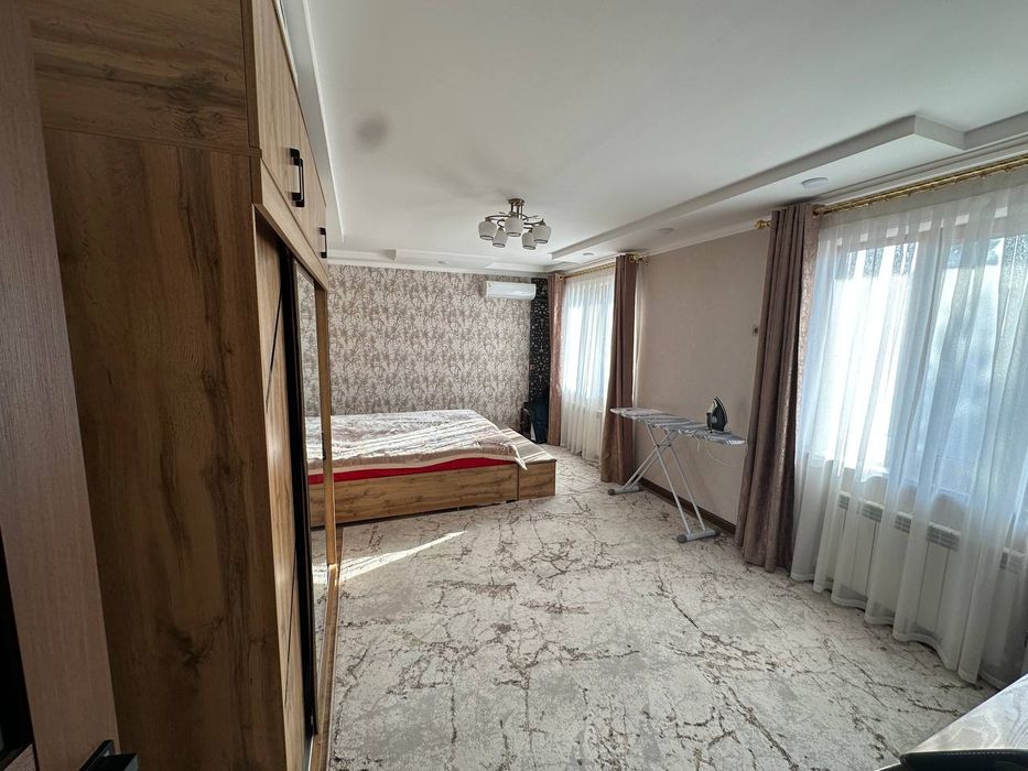 Дом у парка Фуркат. 3.5 сотки 6 комнат.  Ремонт, бассейн, Баня.