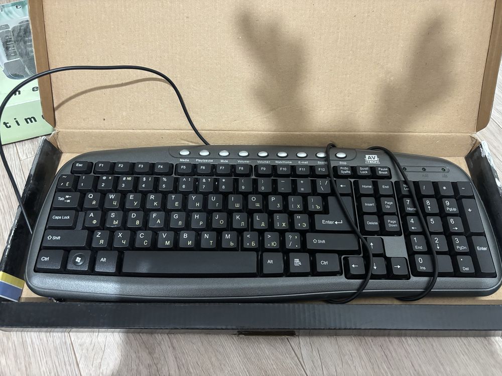 Продаю клавиатуру новая