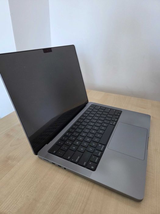 MacBook Pro 14" (2021) – M1 Pro, 16GB RAM, 512GB SSD – Space Gray, US