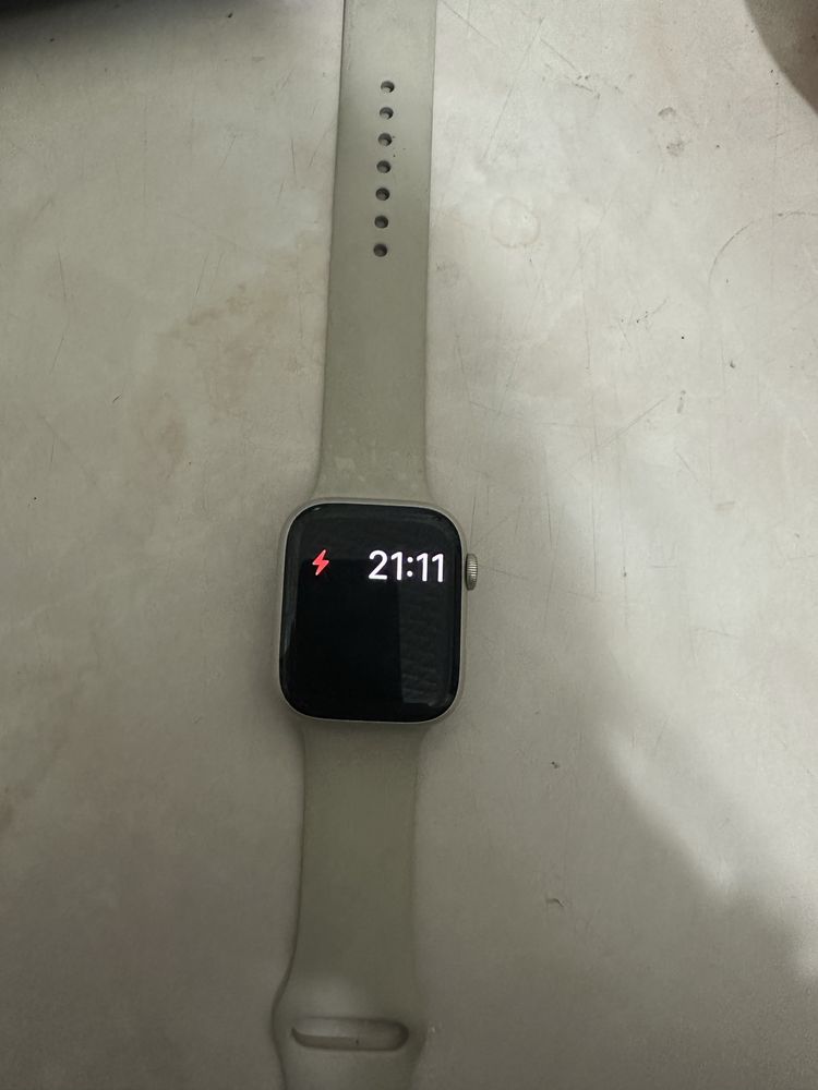 Часы Apple watch 8 , 45 mm