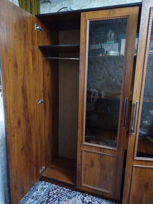 Продается Шкафт 3 двери
