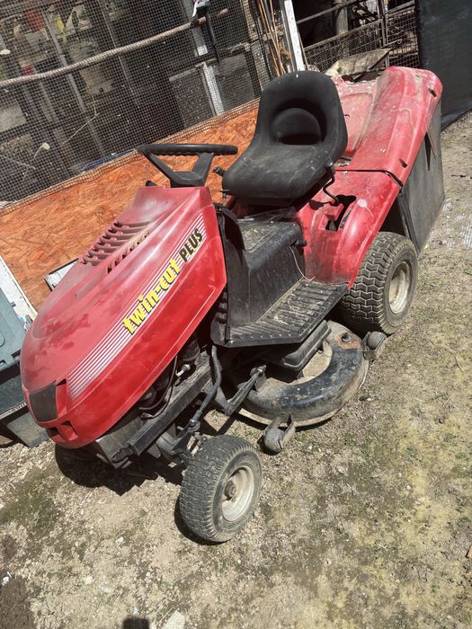 Vand tractoras gazon !!