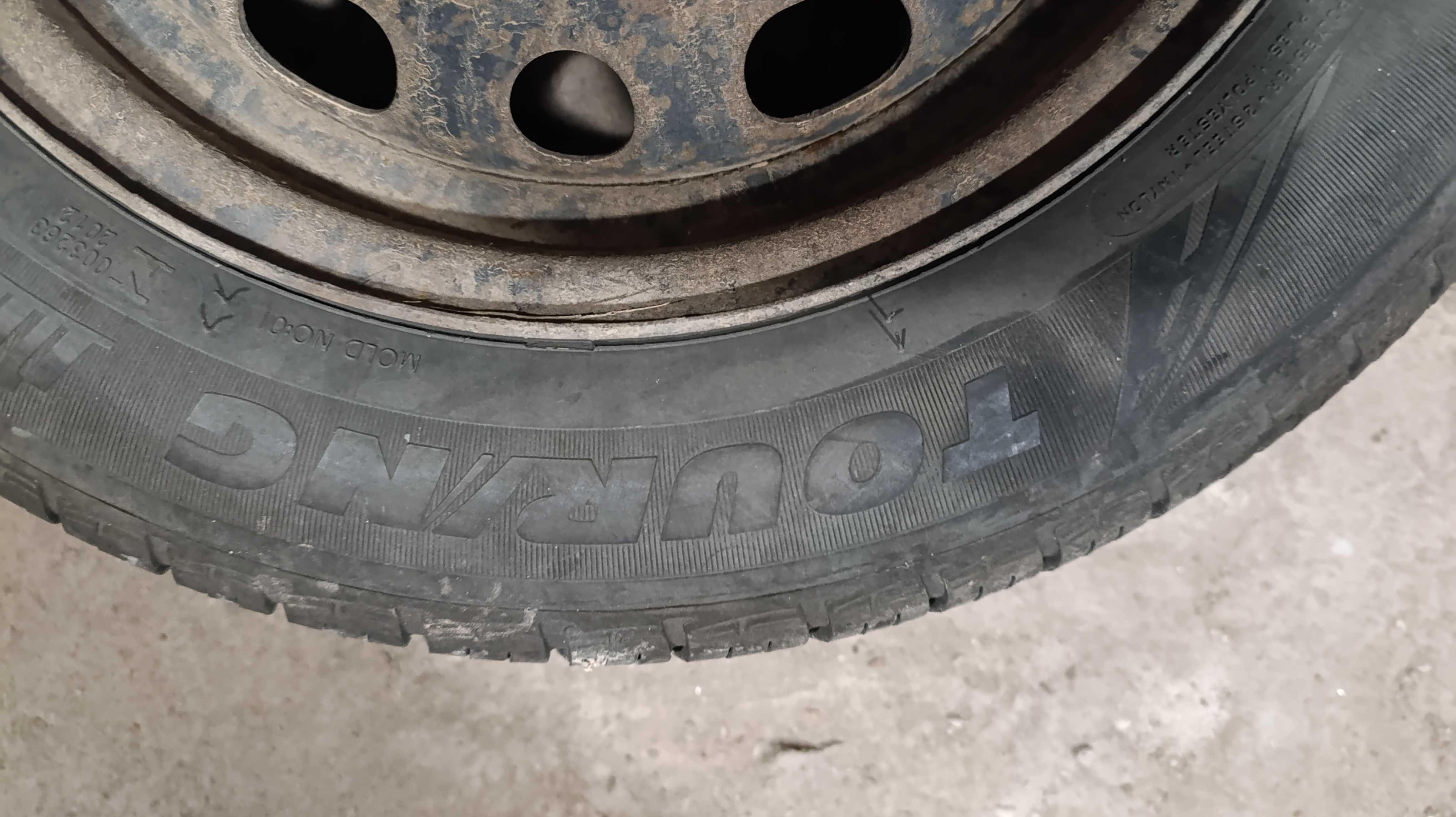 Железни Джанти + Гуми летни 175/65 R14 4 броя