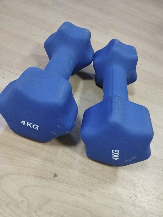 Гантели новые 4 кг