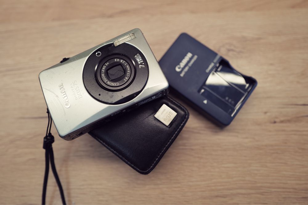 Aparat foto Canon Ixus 75 AiAf stare perfecta de functionare husa