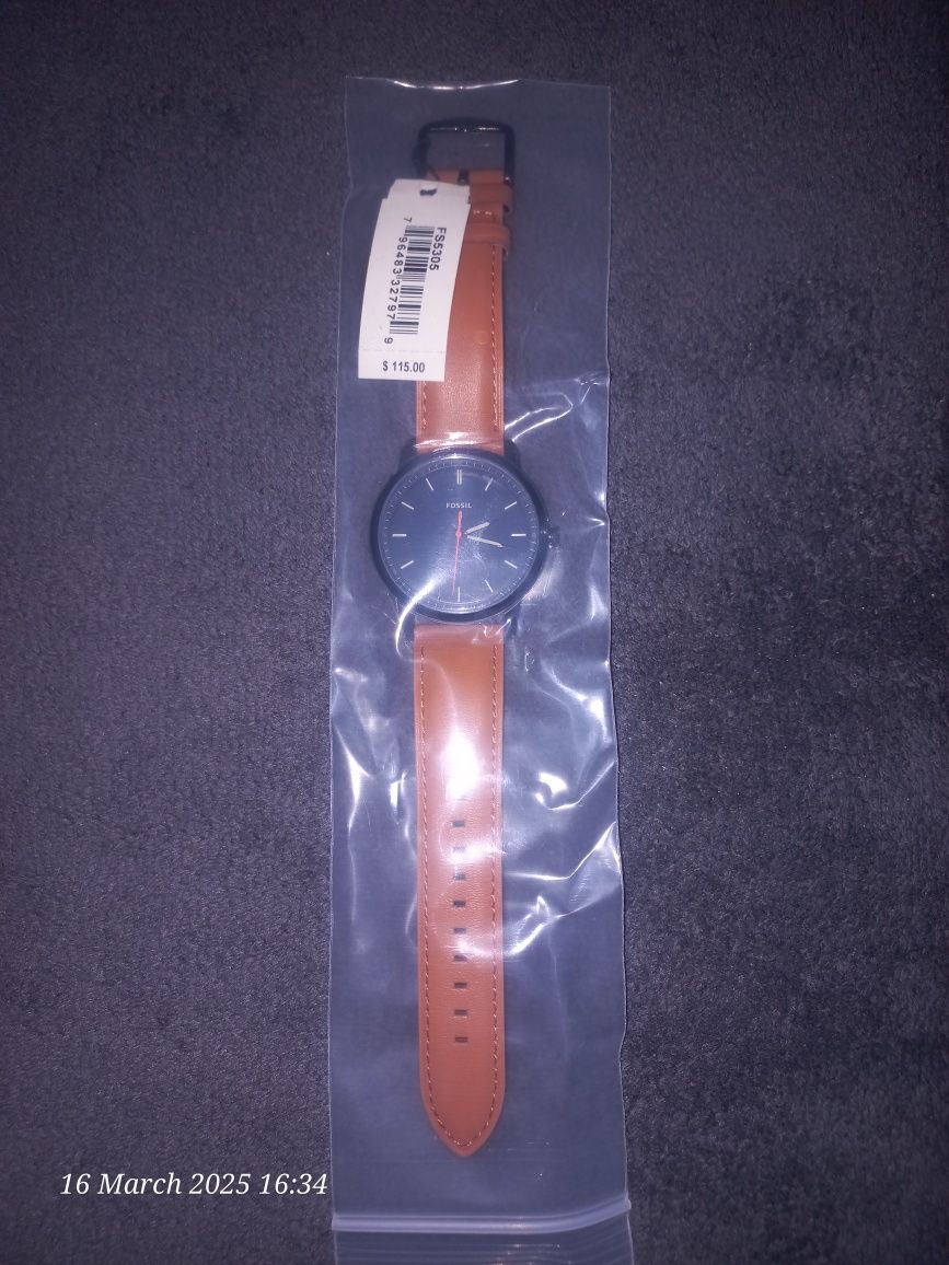 Ceas nou in cutie fossil