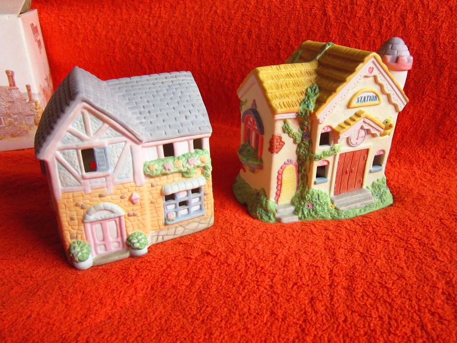 cadou rar 2 Case de colectie portelan Cottage Collections Anglia 1980