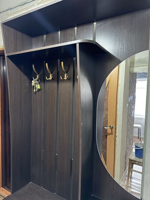 Продам стенку в прихожую