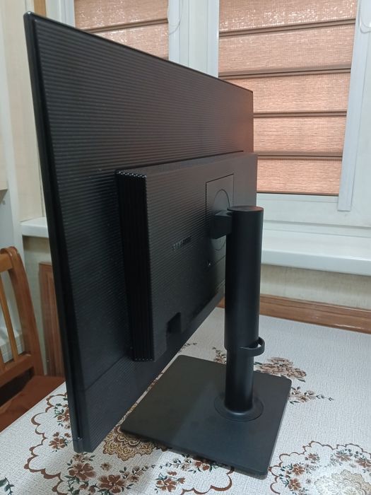 Монитор Samsung 27