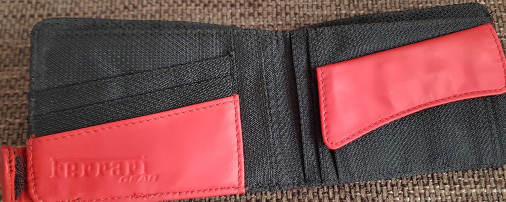 Vand portofel Ferrari