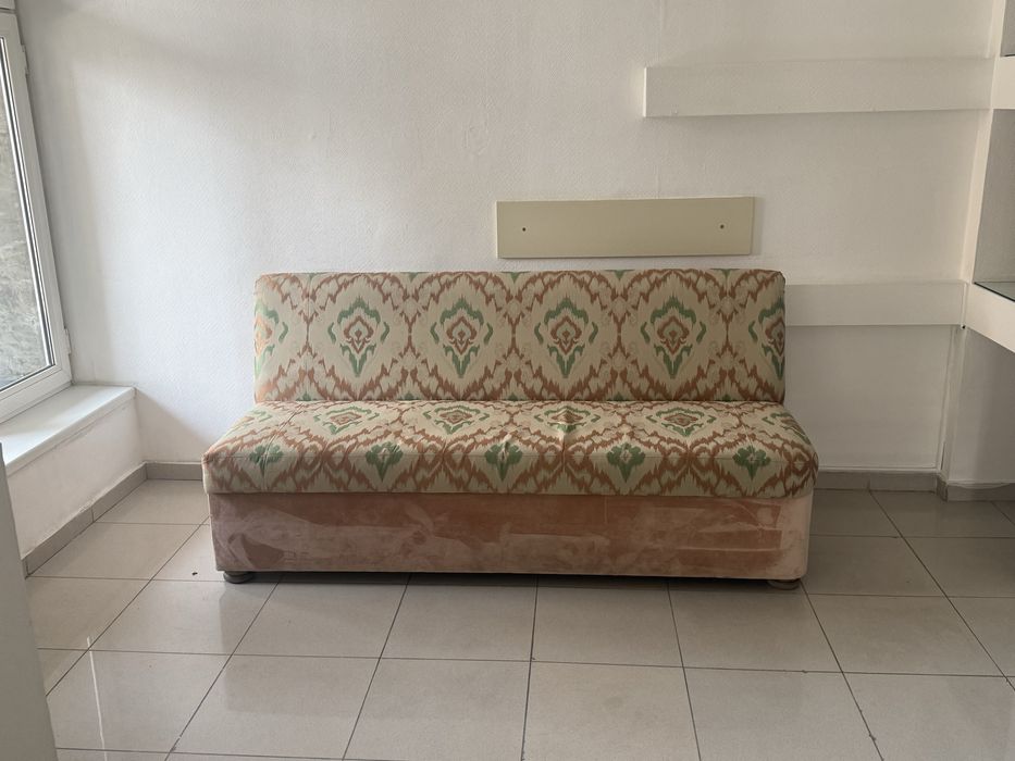 Офисная мебель: Шкафы и писменные столы