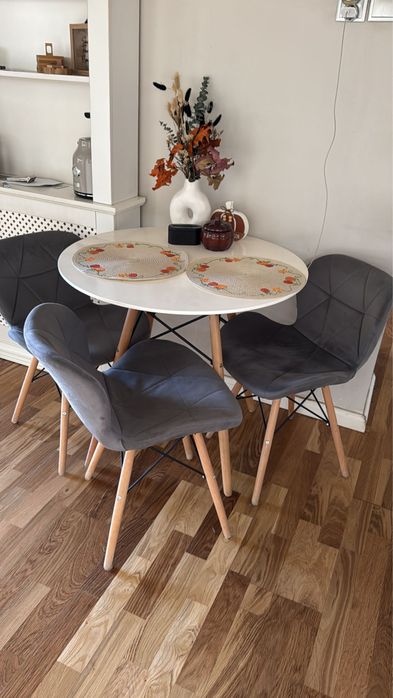 Set masa si 3 scaune bucatarie