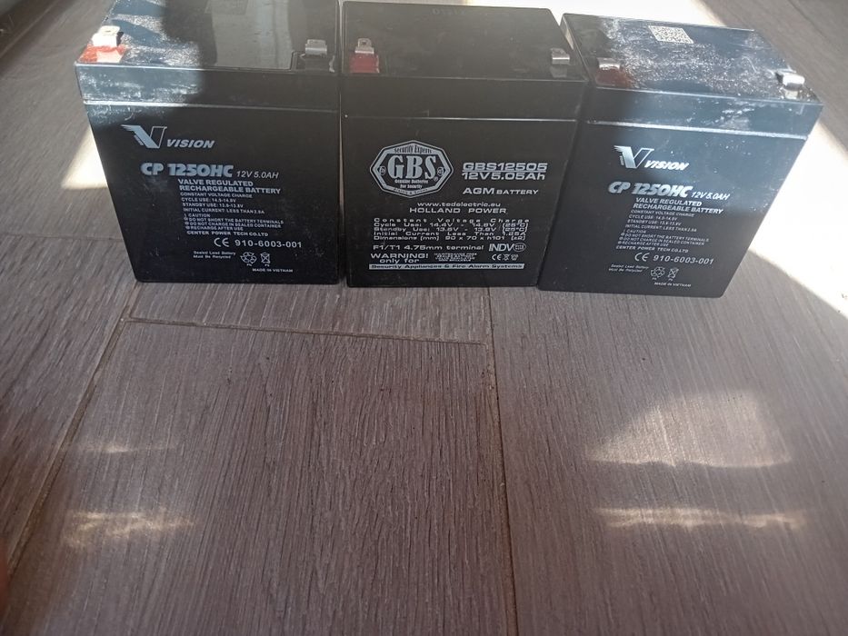Vând acumulatoare de 5.5 ah și de 7 ah noi
