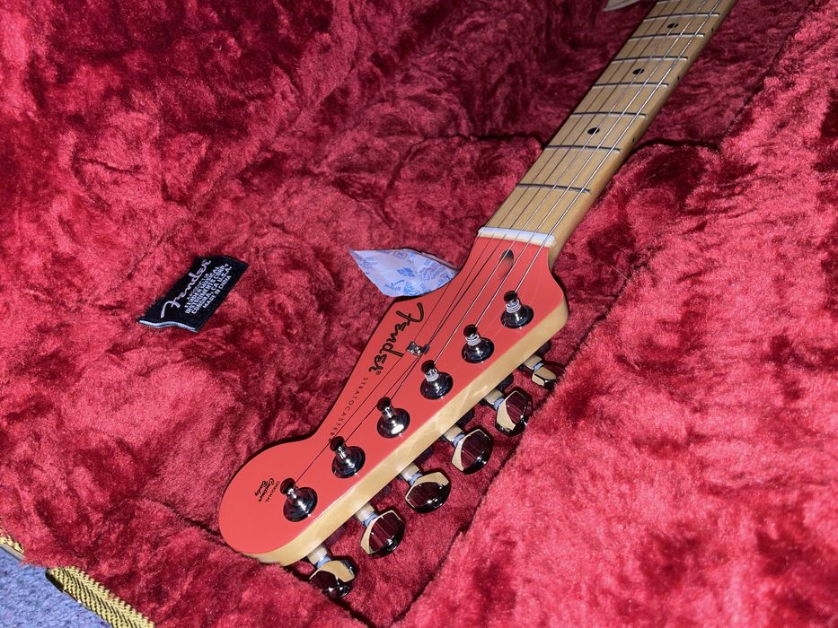 Fender Stratocaster LTD player fiesta red