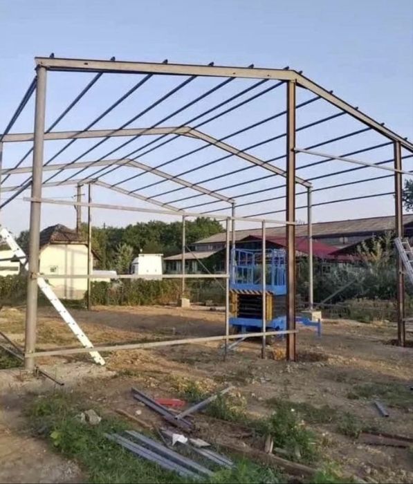 Vand structura din hala metalica