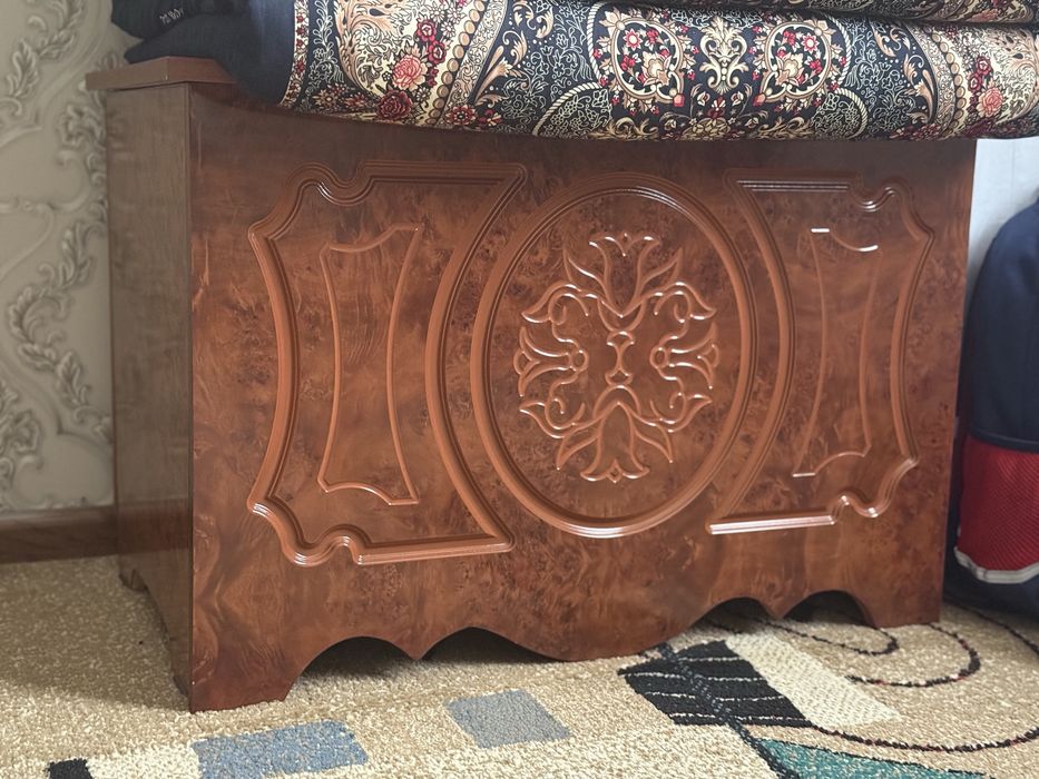 Kichkina sandiq sotiladi holati yaxshi zamokli qulflanadi mebelniy