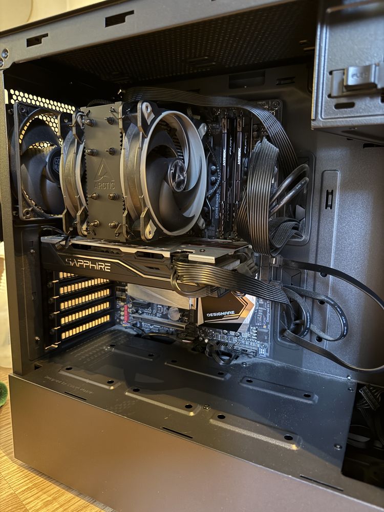 Компютър - workstation i9/32GB Ram/1TB SSD/ATI VGA ( съвместим с osx)