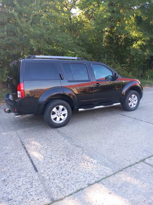 Vand Nissan Pathfinder / 2.5 DCI , 4x4 / 7 locuri / an 2007