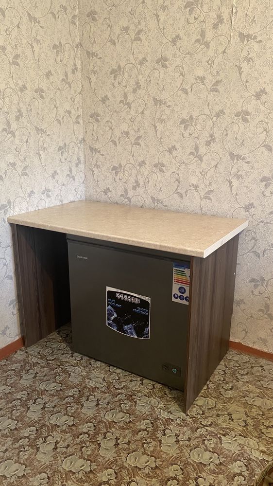 Продается столешница стол в идеальном состояний