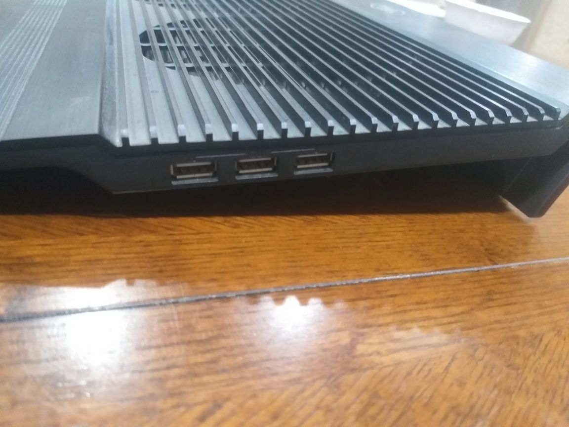 Охлаждающая подставка для ноутбука  Deepcool N8 black