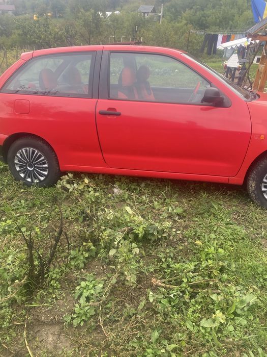 Vind Seat Ibiza din  anul 2001 in state foarte buna fara rugina