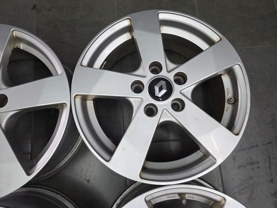 Джанти 16 - Renault