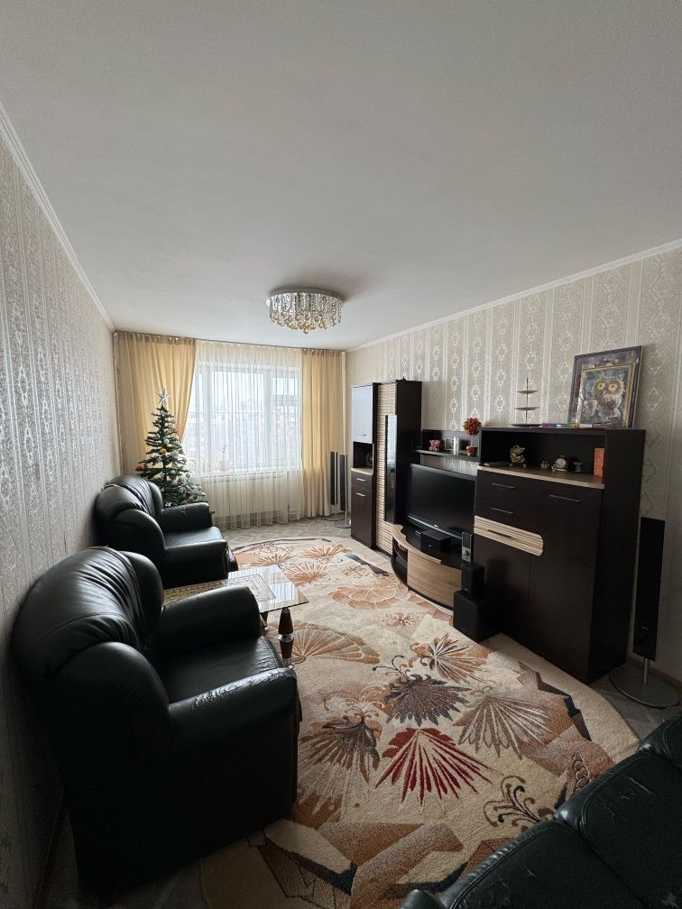 СРОЧНО продам 3-х комнатную квартиру, 8 мкрн, ТОРГ ИМЕЕТСЯ.