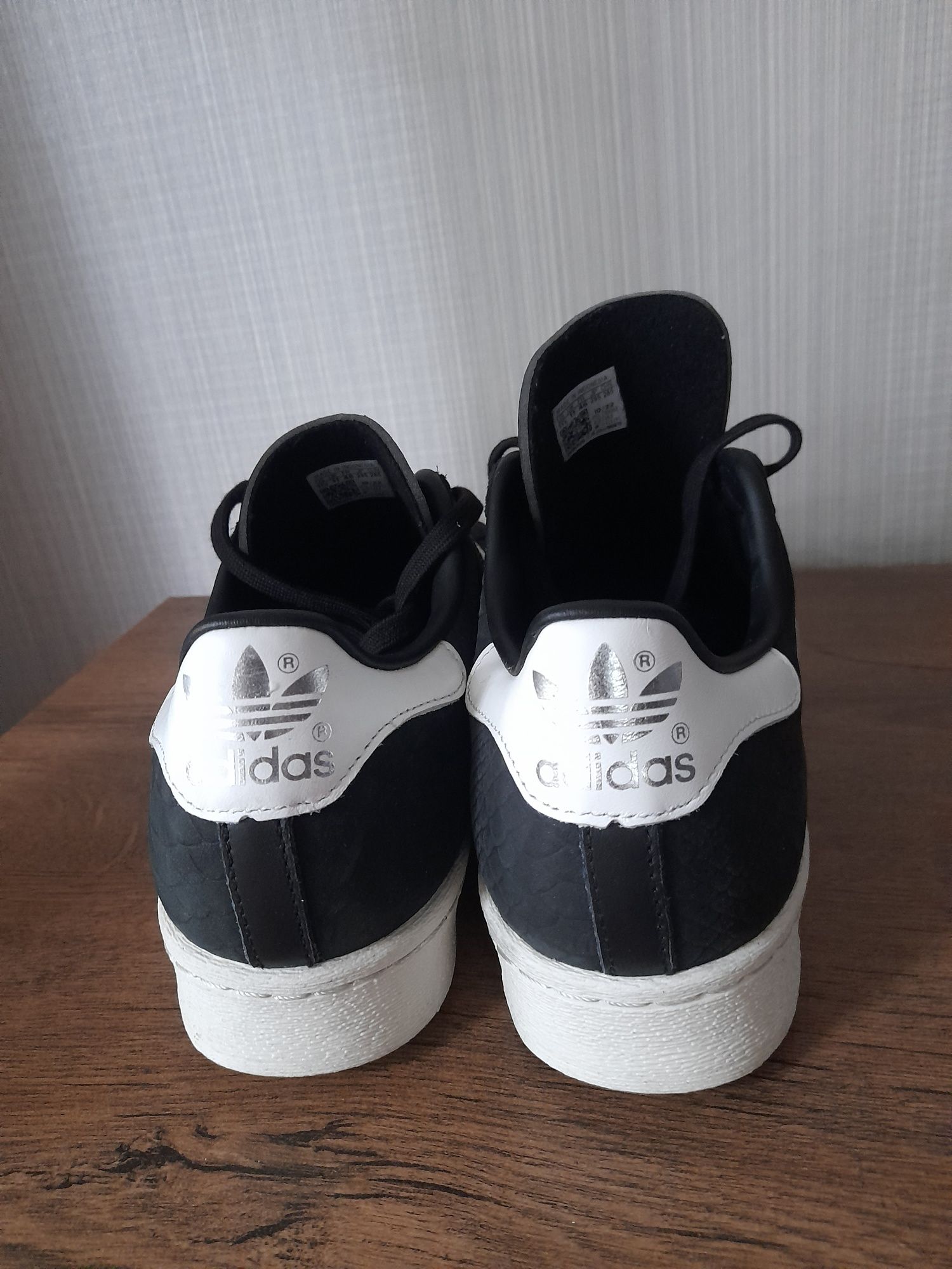 Adidas SUPERSTAR 82 кецове 45 номер.