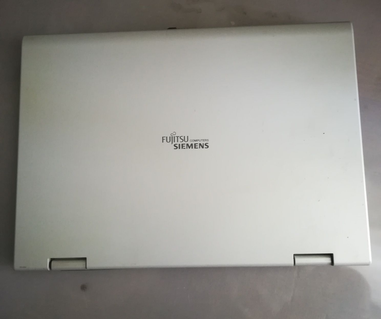 Laptop Fujitsu Siemens Esprimo Mobile V6535