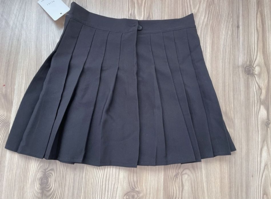 fusta plisata neagra