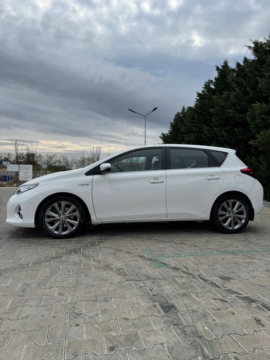 Toyota Auris , hibrid , 86.000 km , 2015