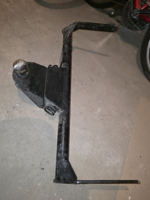 Cârlig remorcare fără mufa