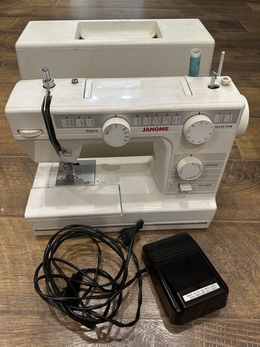 Швейная машинка janome