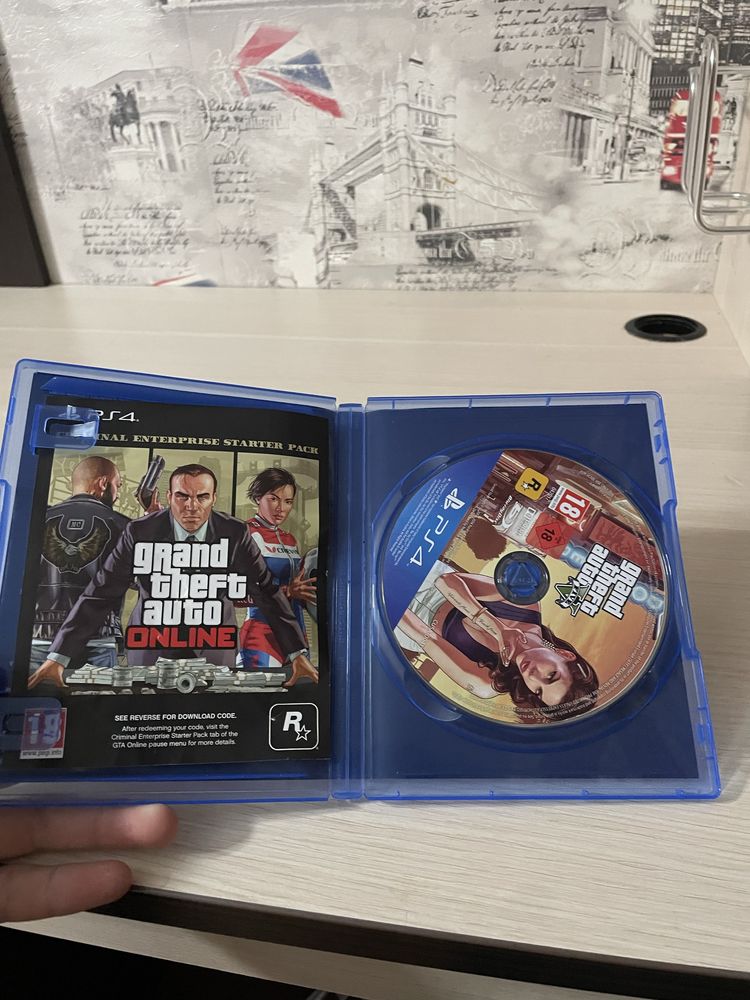 Продам диск GTA V на PS 4