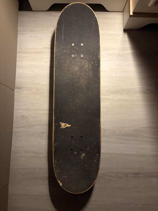 Vand skateboard custom complete sau pe piese