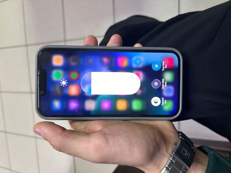 Айфон 13 128гб  каробка нету