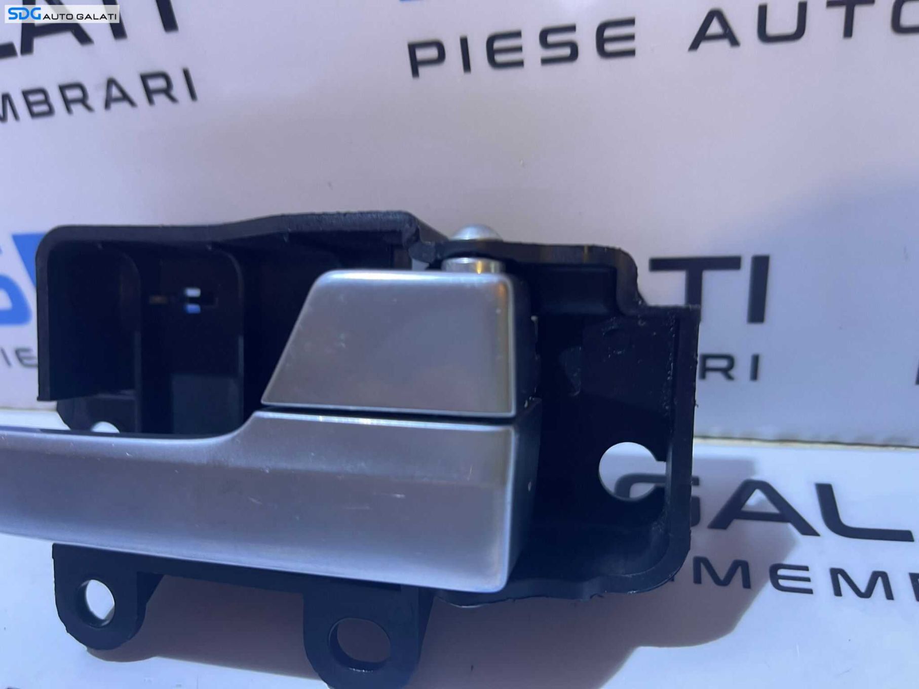 Clapeta Maner Interior Deschidere Usa Portiera Dreapta Fata Ford Focus 2 2004 - 2010 Cod 8M51-R22600-AA 8M51R22600AA