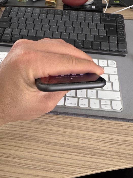 Iphone 11 64gb перфектен