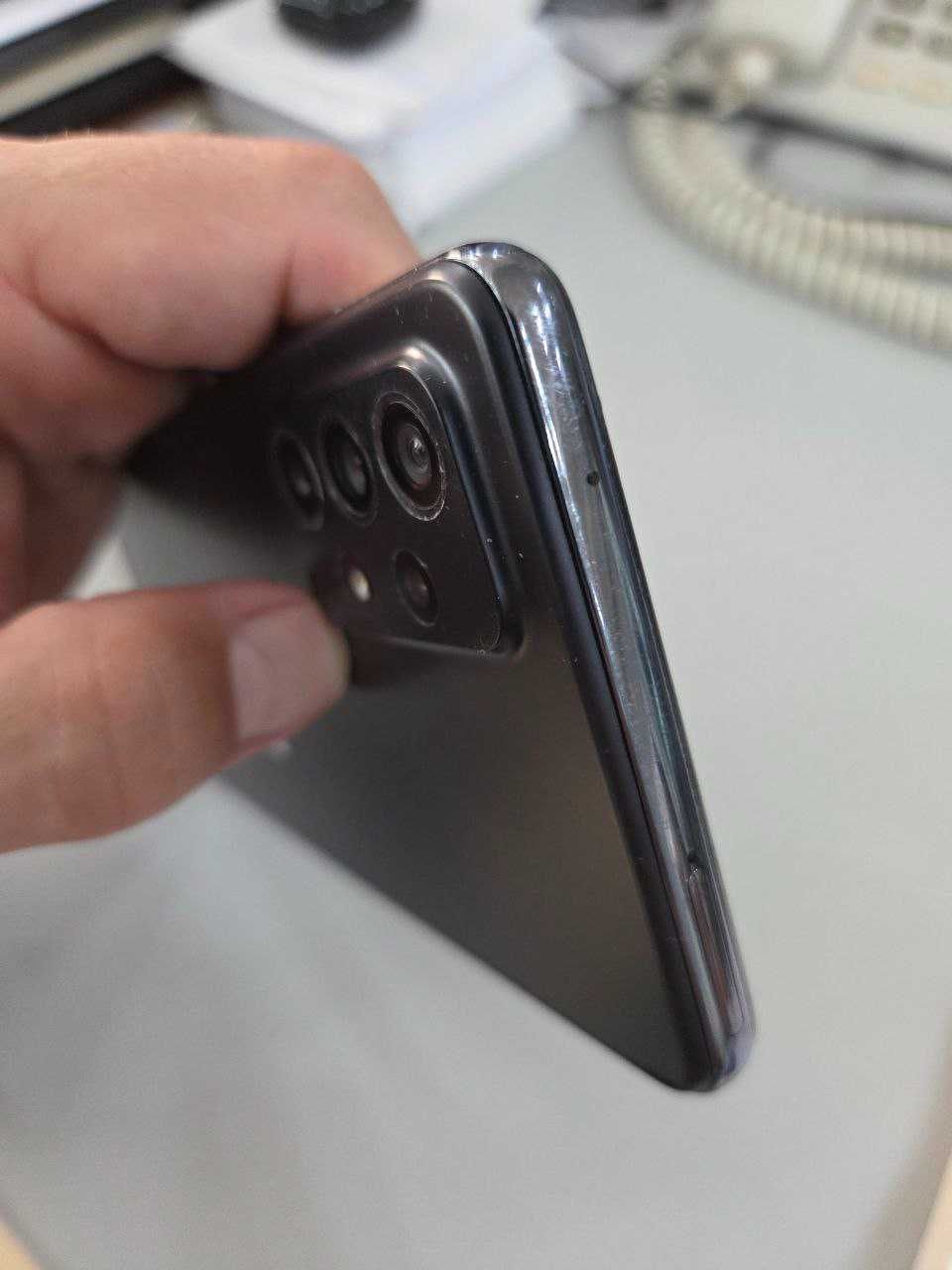 Мобильный телефон Samsung A-72