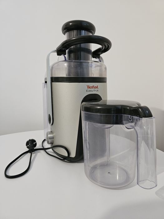 Vând storcător fructe Tefal Easy Fruit