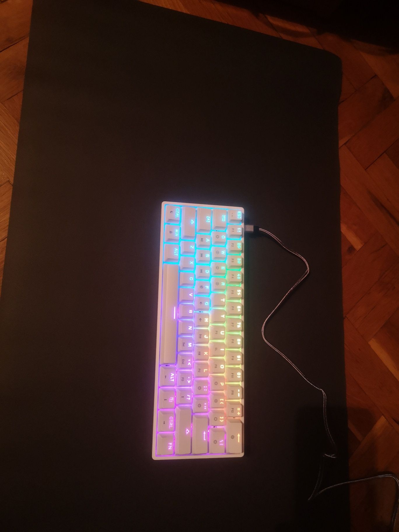 RGB механични гейминг клавиатури