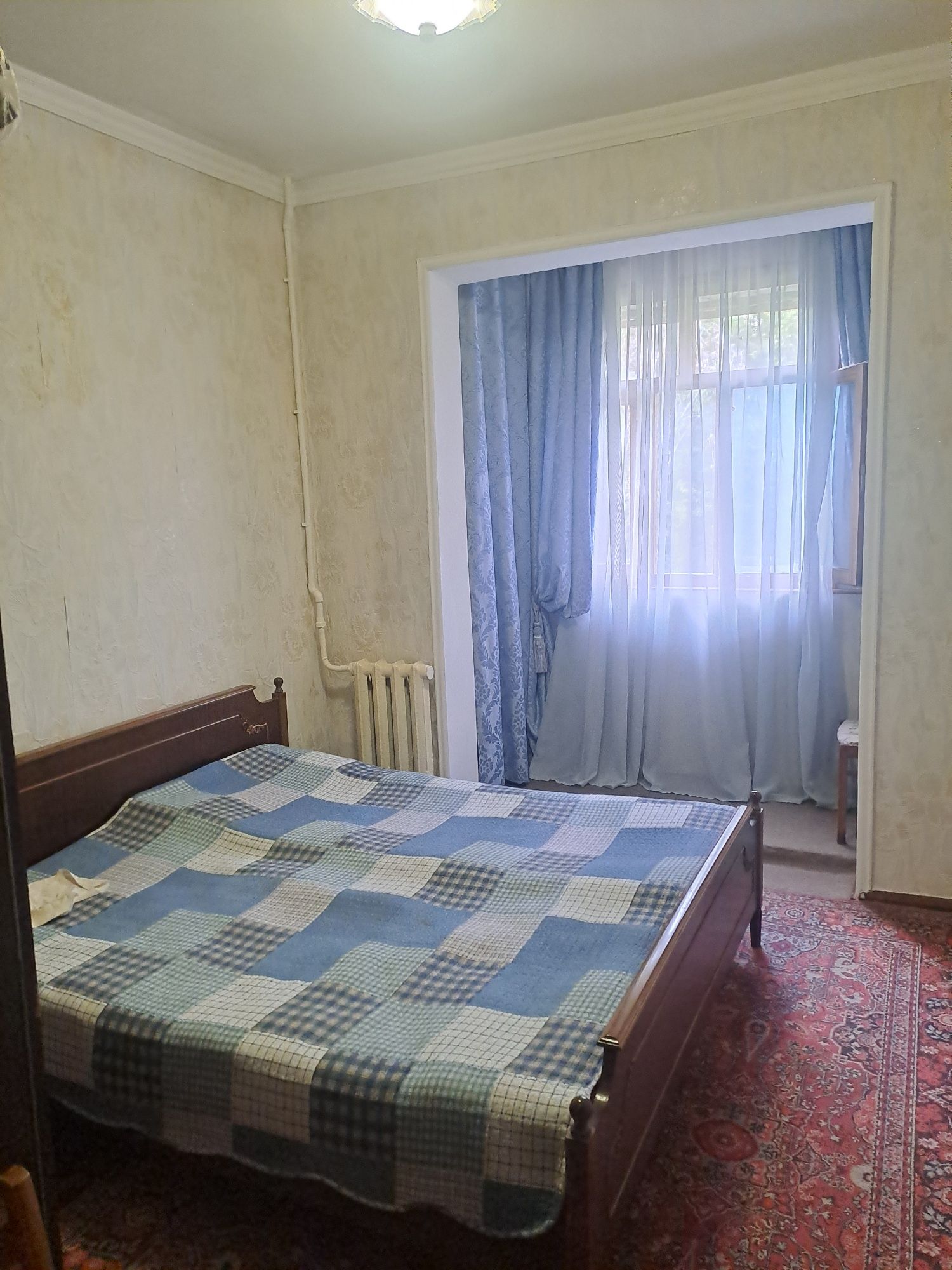 Продаём 3/3/4 на Юнусабаде-3, базар Универсам.