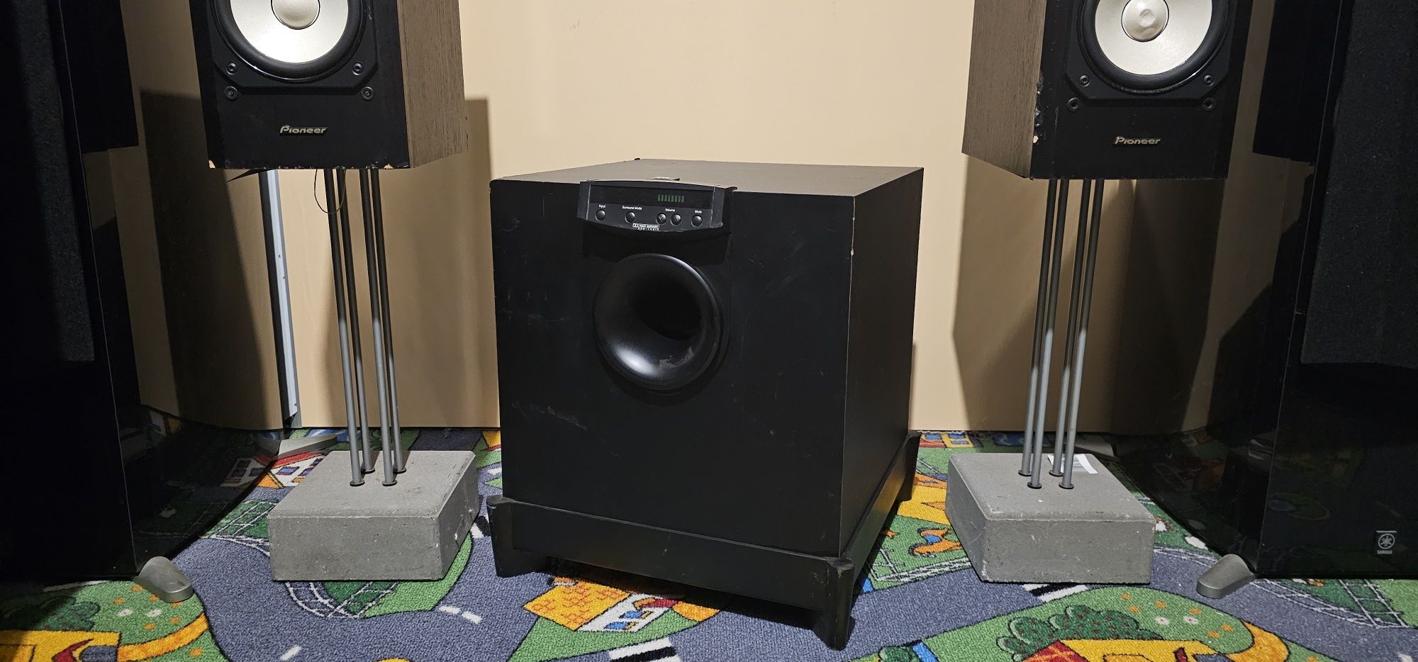 Subwoofer activ JBL SUB 300