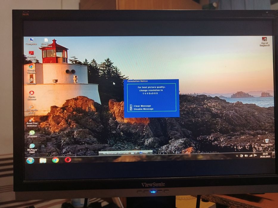 Vand monitoare lcd functionale de 19 si 24 inch
