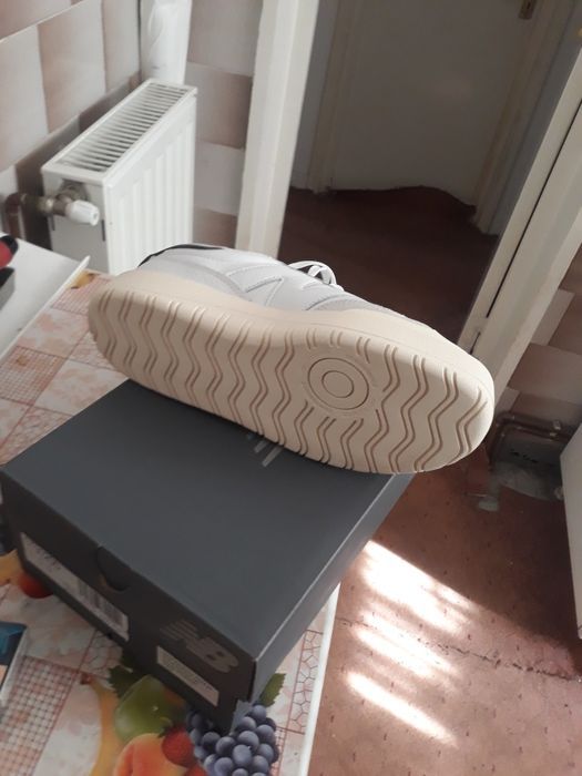 Adidași New Balance mărimea 42,5 , noi.