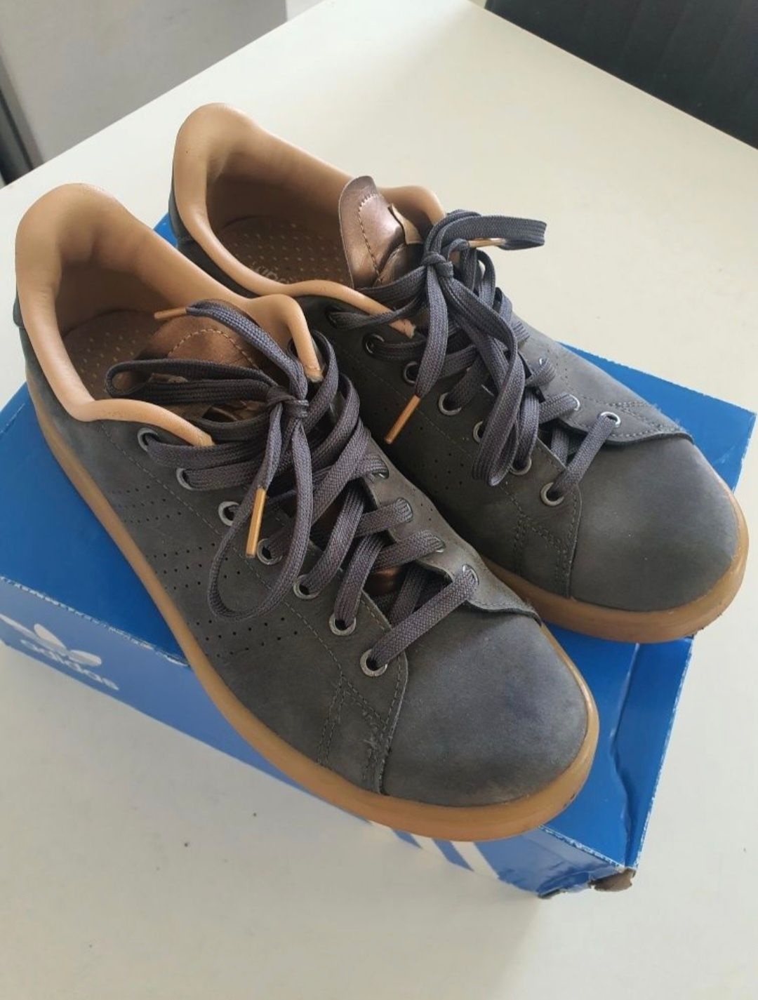 Adidas обувки номер 41