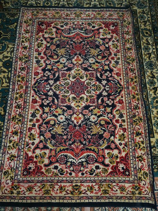 Продается шерстяной ковер