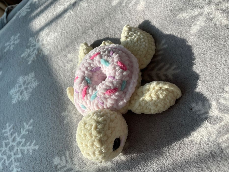 Ръчно плетена играчка