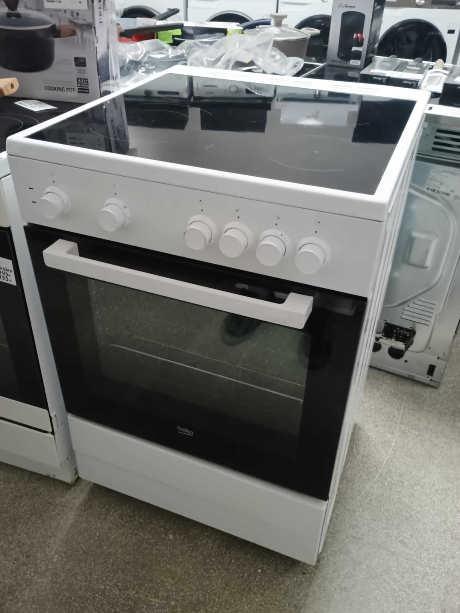 Готварска печка с керамични котлони BEKO-БЕКО 72 л Конвекция 60 см