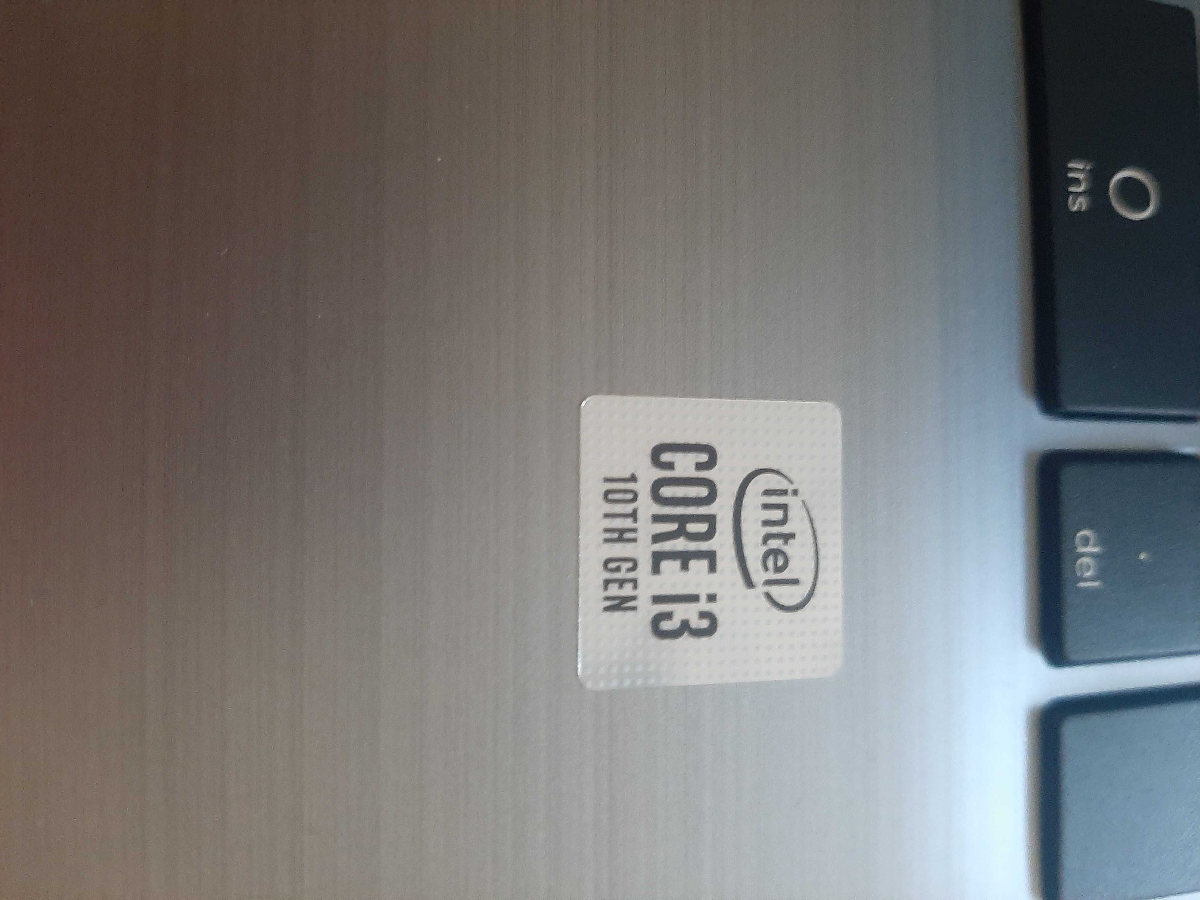 лаптоп HP core I3 1005G1 CPU